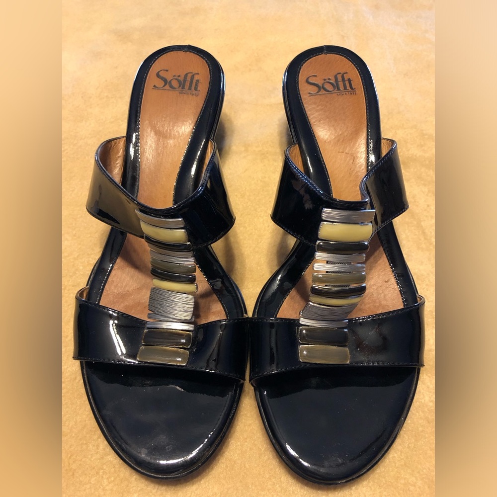 Sofft patent black leather wedges